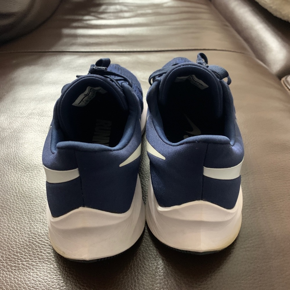 Nike Training Sneakers - Picture 4 of 7